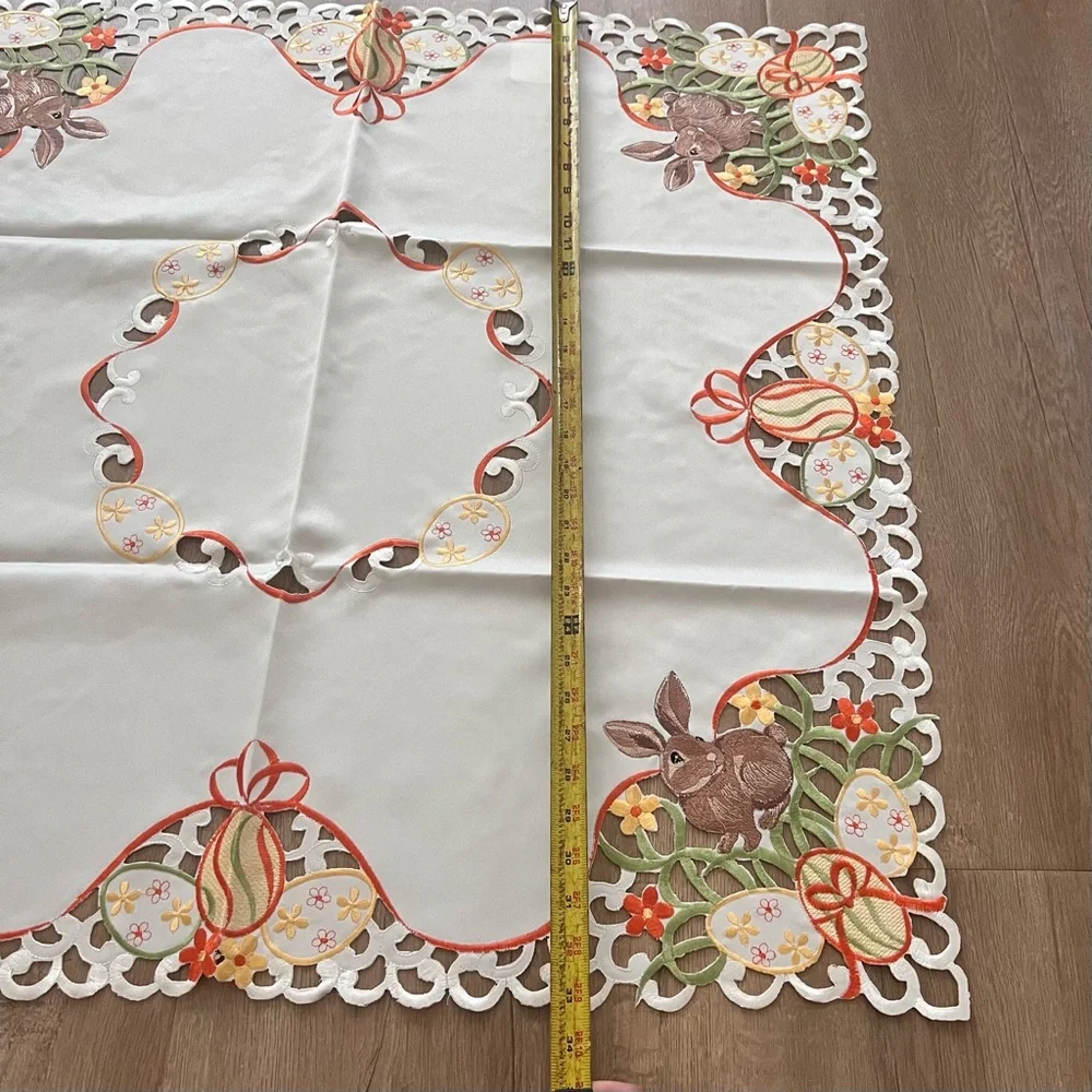 NEW SQUARE TABLE TOPPER TABLECLOTH Embroidered Easter Rabbit 33” Summer Spring‎